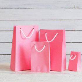 Xưởng in túi giấy hồng cao cấp, đựng quà tặng theo yêu cầu, giá rẻ