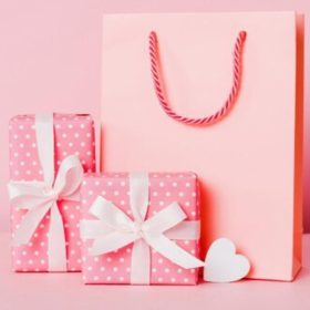 Xưởng in túi giấy hồng cao cấp, đựng quà tặng theo yêu cầu, giá rẻ