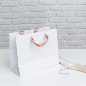 Xưởng sản xuất túi giấy trơn theo yêu cầu, mọi số lượng, giá rẻ tại HCM