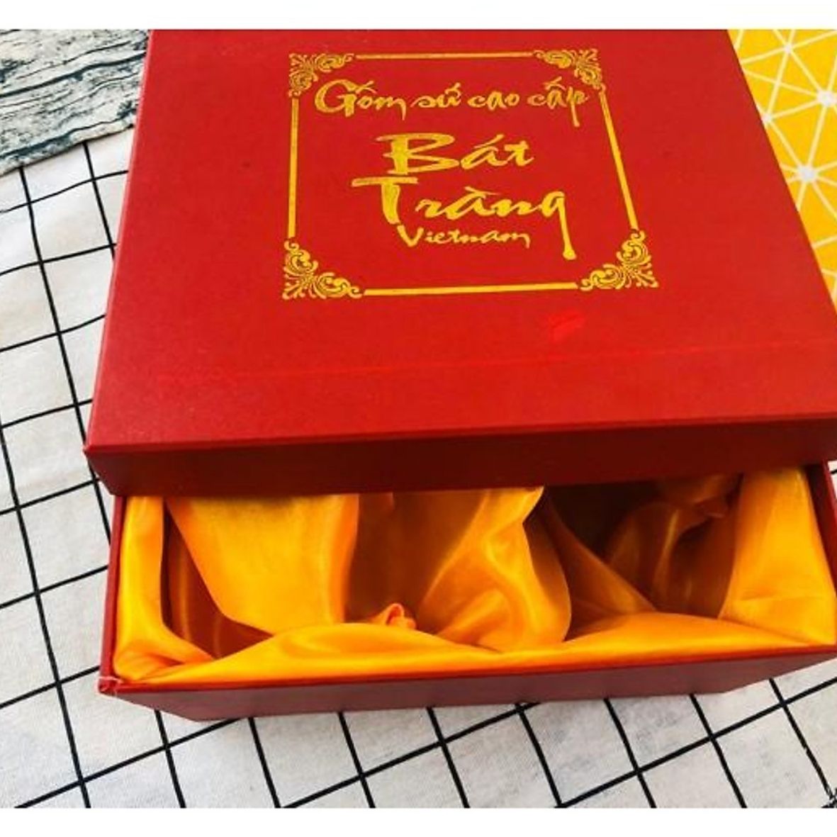 Mẫu hộp xi lót lụa